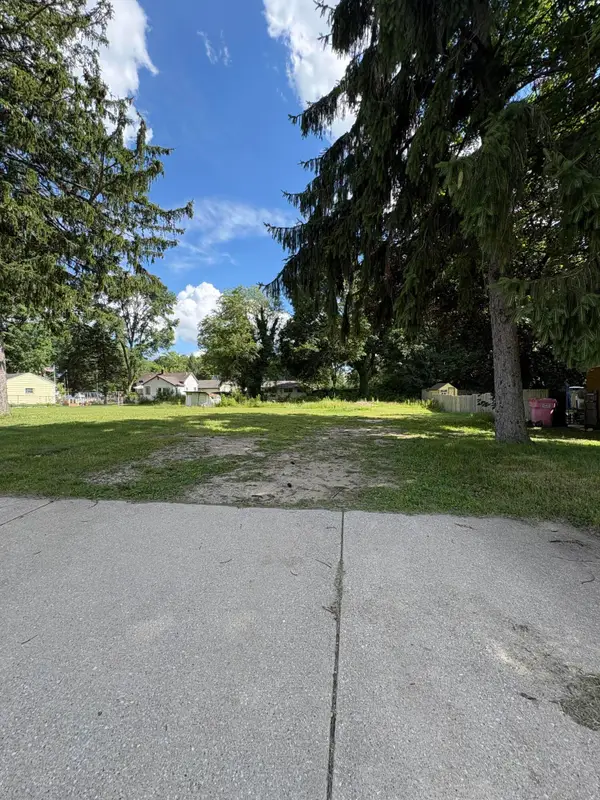 276 E Center Street, Coloma, MI 49038