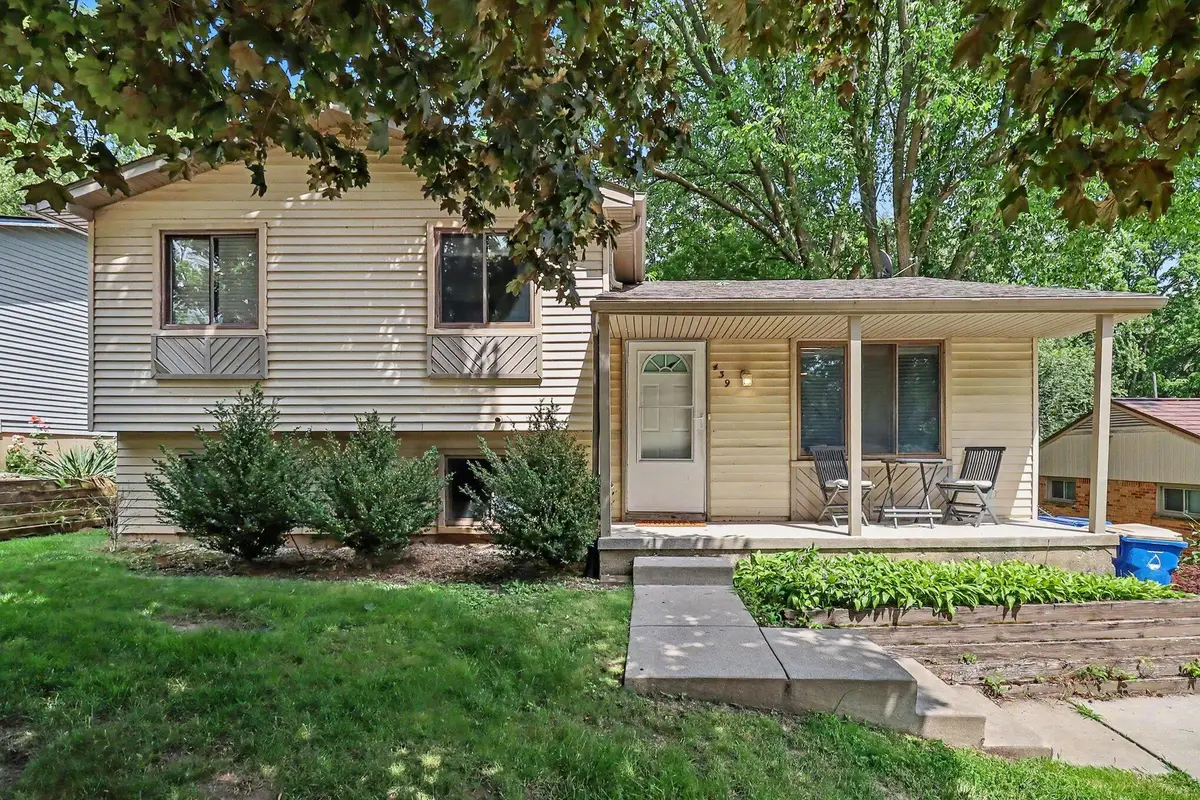 439 S Winding Drive, Waterford, MI 48328 - #1
