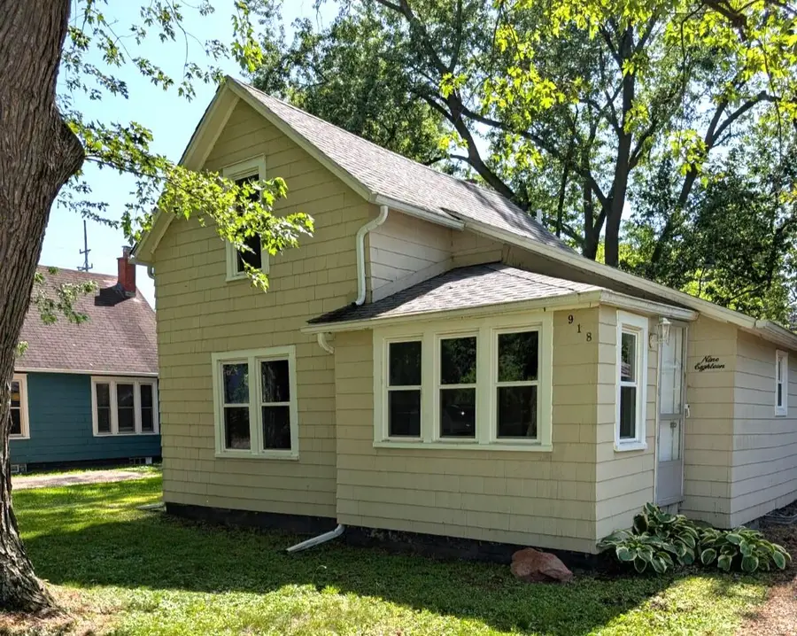 918 Wayne Street, Jackson, MI 49202 - #2