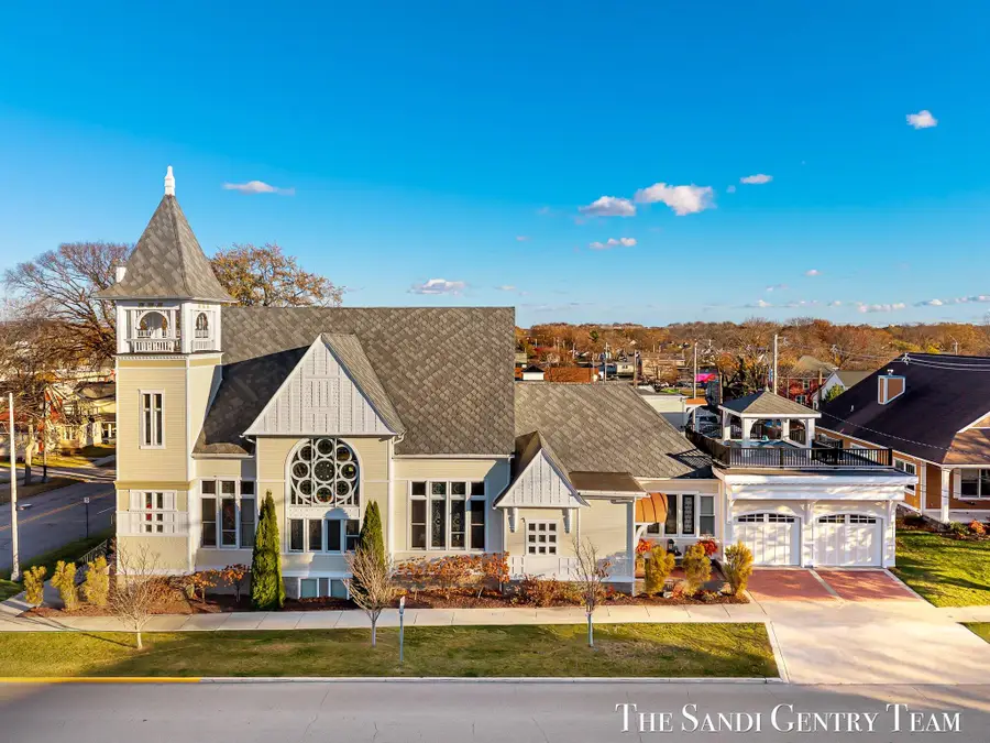 600 Washington Avenue, Grand Haven, MI 49417 - #2