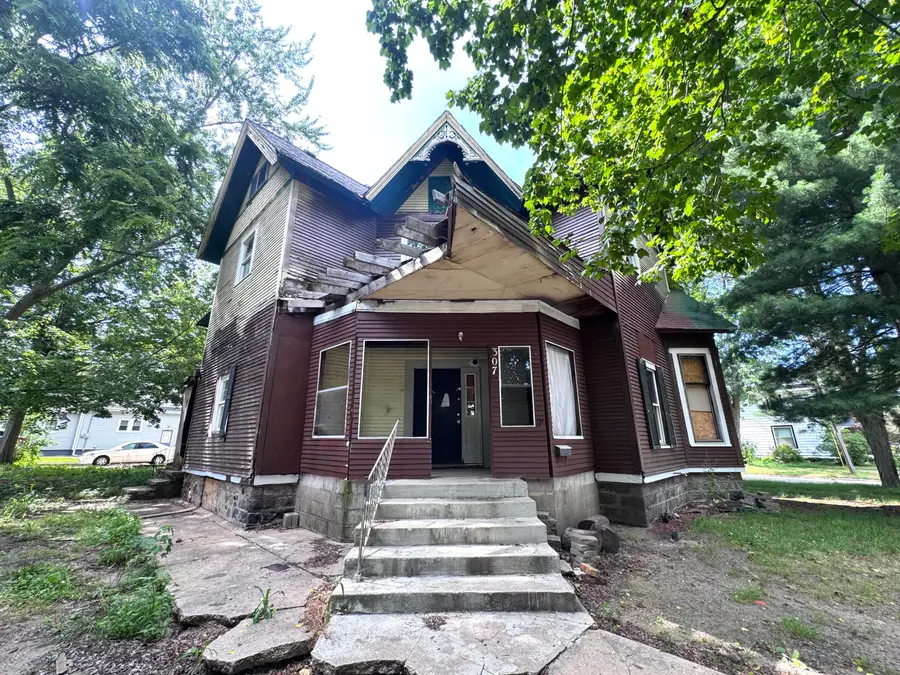 307 Orchard Street, Dowagiac, MI 49047 - #2