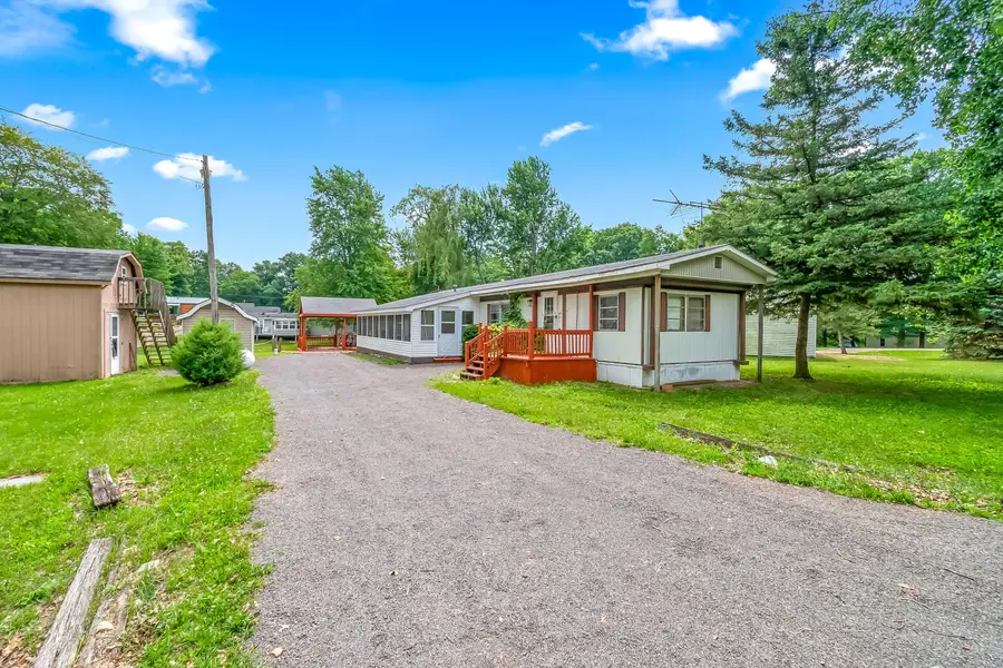 6915 Rowley Drive, Osseo, MI 49266 - #2