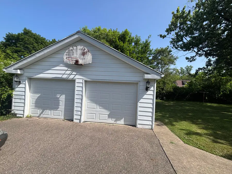 341 E Glenguile Avenue, Kalamazoo, MI 49004 - #3