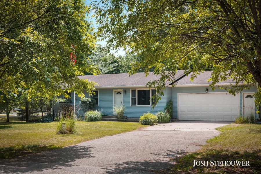 3776 Golf Circle Court, Dorr, MI 49323 - #2
