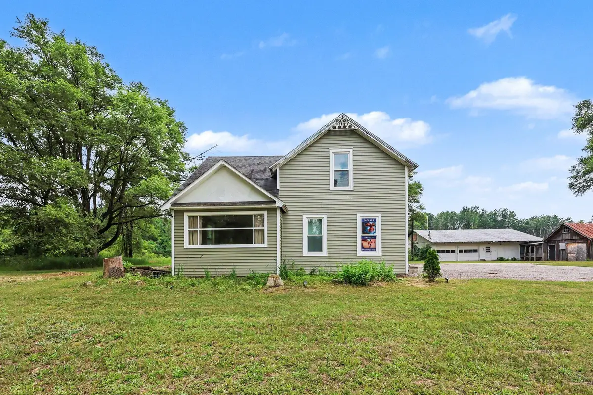 20449 W Howard City-edmore, Howard City, MI 49329 - #1
