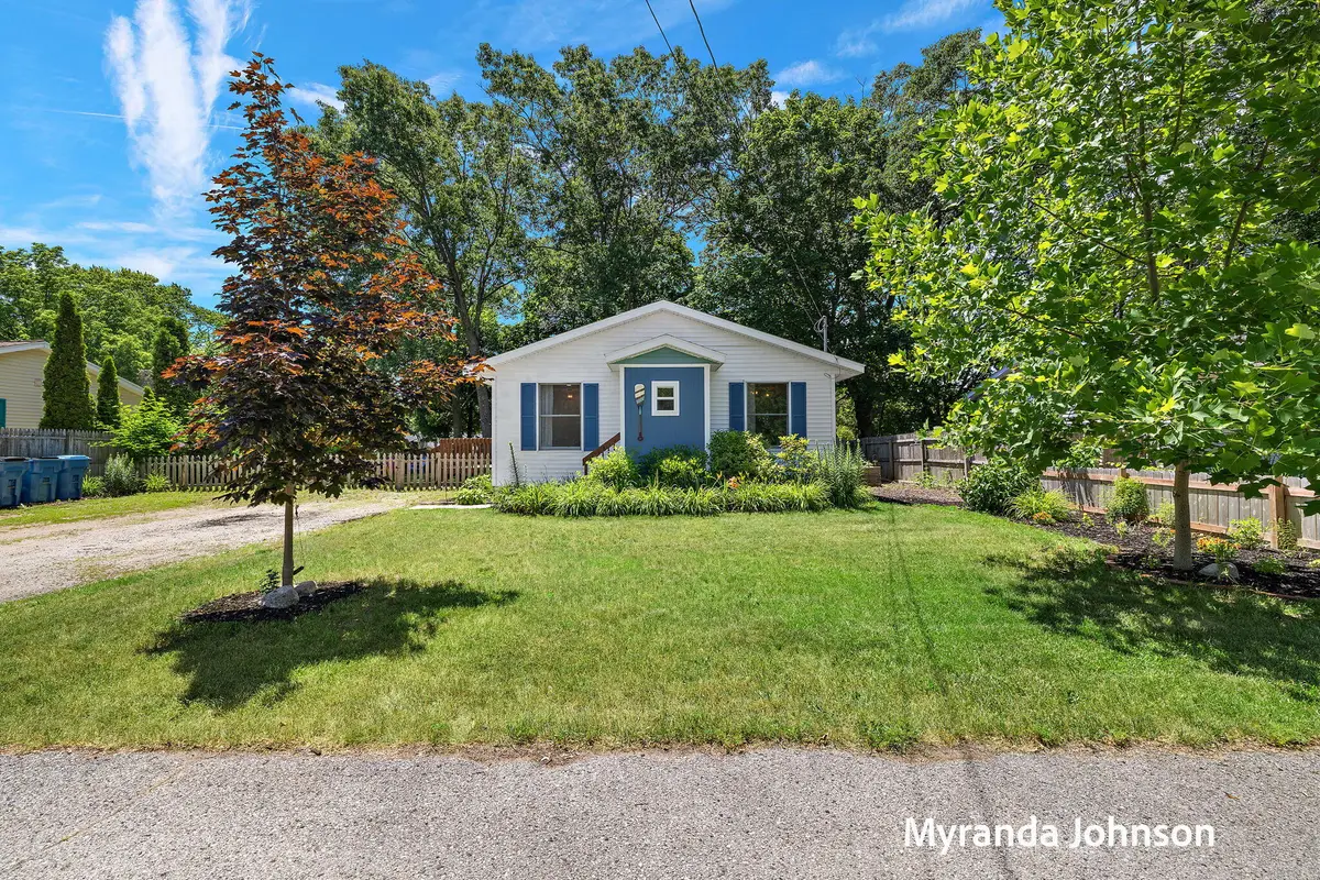357 S Lake Avenue, Spring Lake, MI 49456 - #1