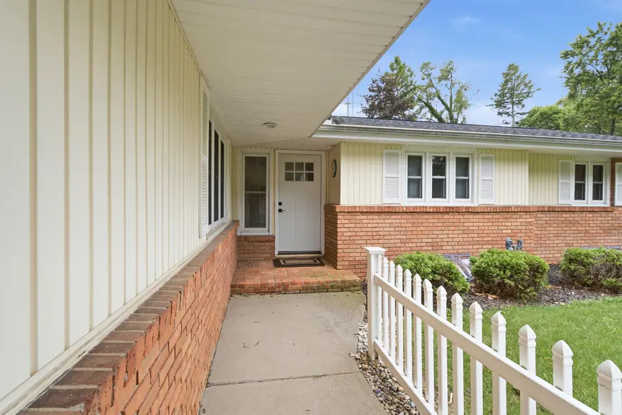284 Hoover Avenue, Benton Harbor, MI 49022 - #3