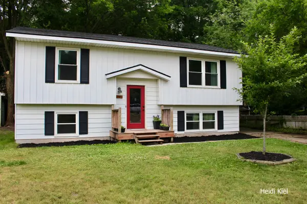 1382 Stanwood Drive Nw, Grand Rapids, MI 49534