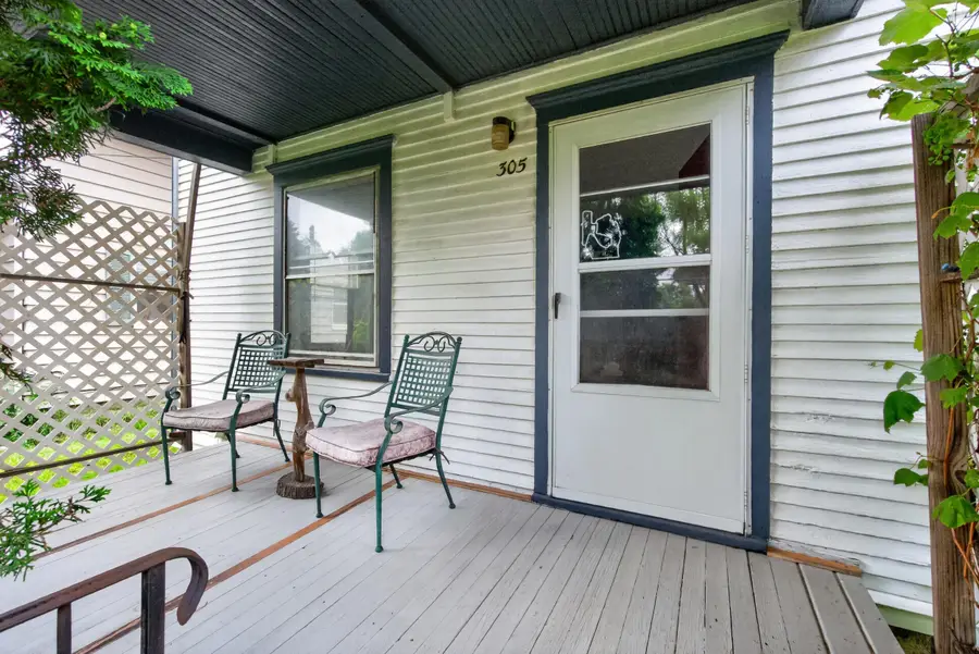 305 Watts Street, Jackson, MI 49203 - #3