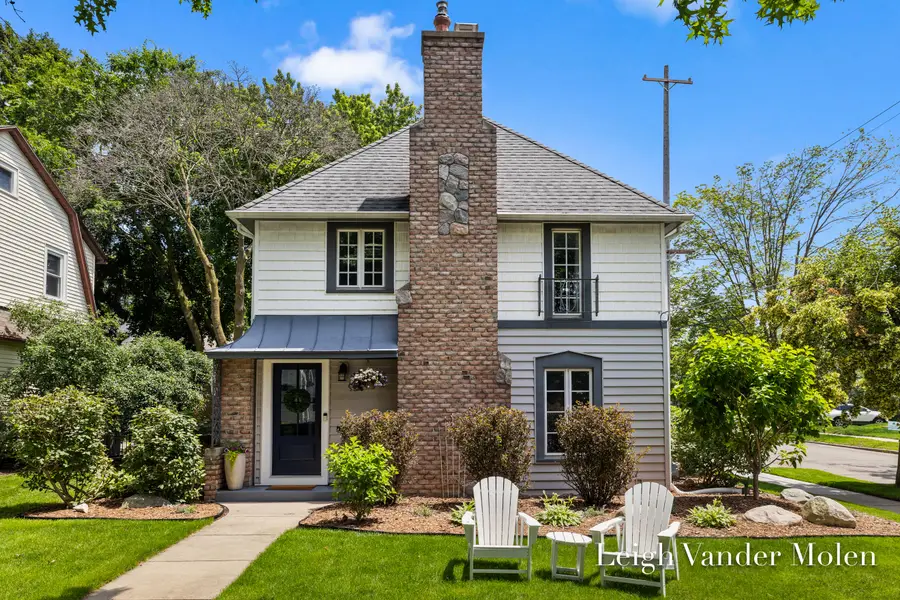 964 Lakeside Drive Se, East Grand Rapids, MI 49506 - #3