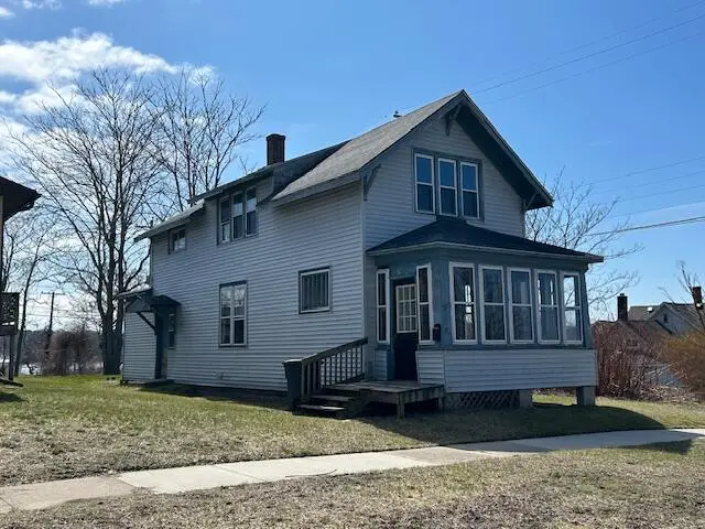 108 NW 4th Street, Ludington, MI 49431 - #1
