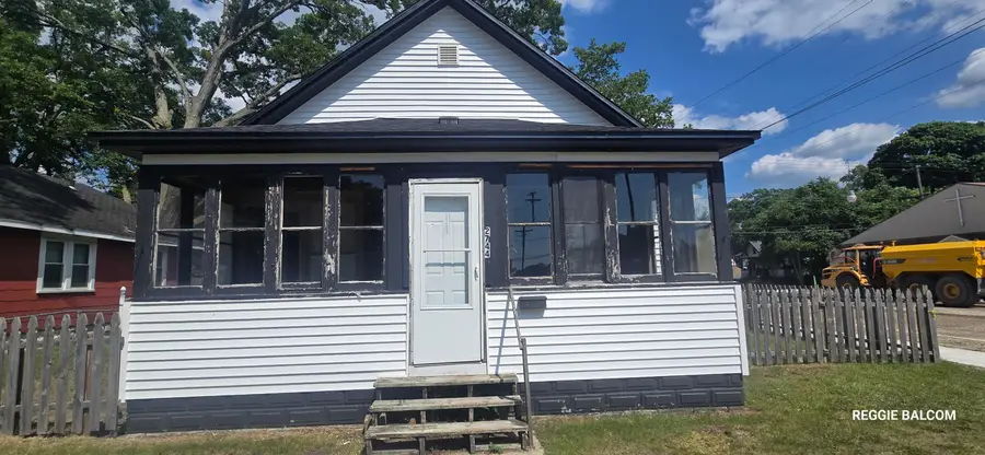 2744 8th Street, Muskegon Heights, MI 49444 - #2
