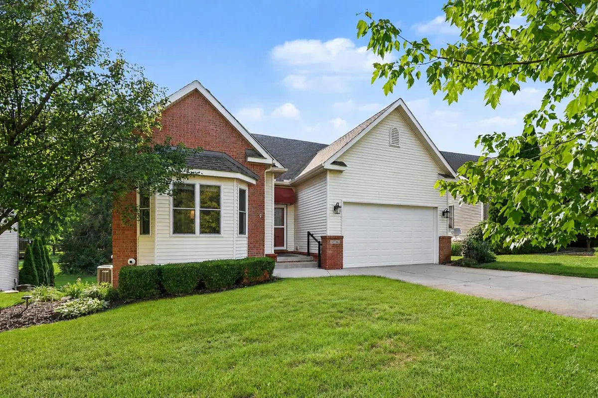 9748 Tioga Trail, Pinckney, MI 48169 - #1