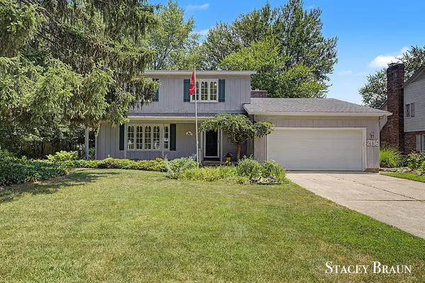 2136 Rolling Hills Drive Se, Grand Rapids, MI 49546