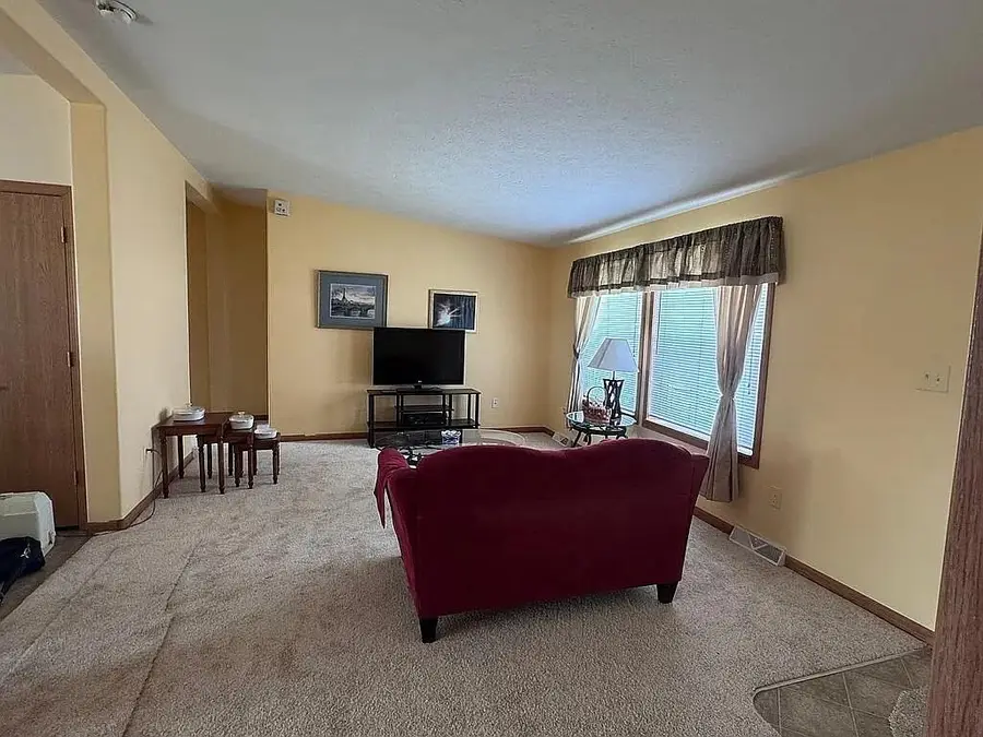 530 E Rainbow Road, Newaygo, MI 49337 - #2