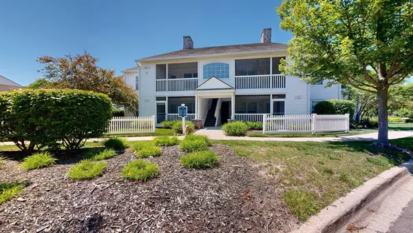 2854 S Knightsbridge Circle, Ann Arbor, MI 48105