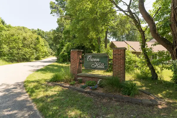 7228 Owen Hills Drive, Kalamazoo, MI 49009