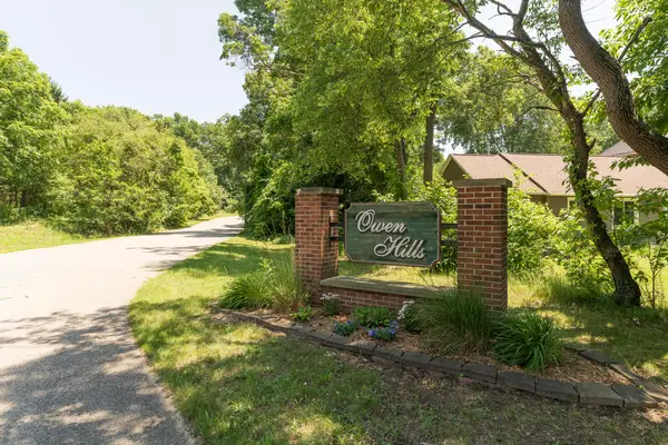 7230 Owen Hills Drive, Kalamazoo, MI 49009