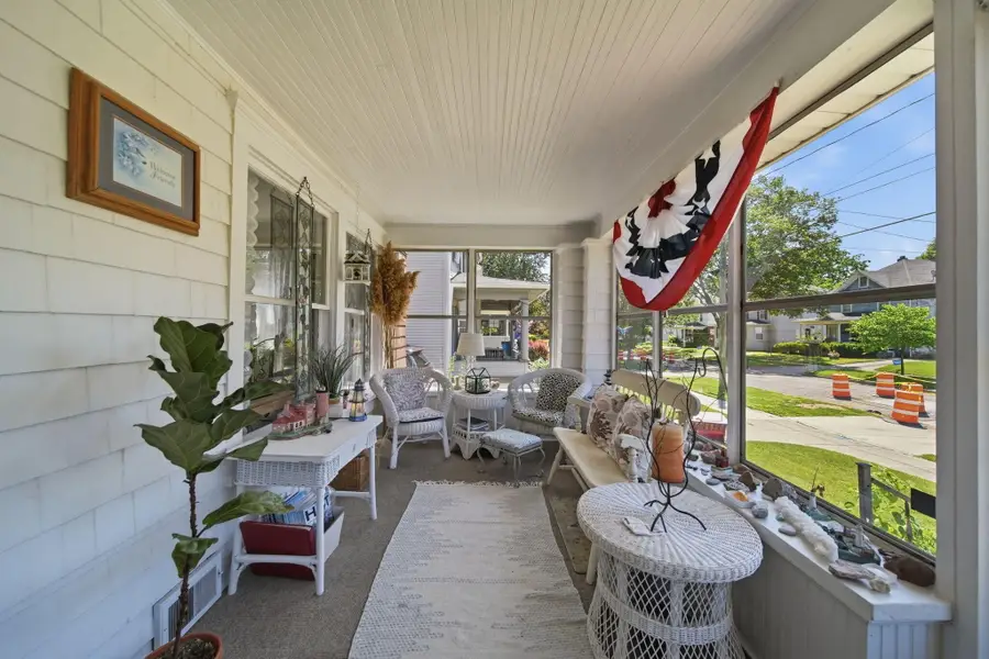 516 Harwood Street, Jackson, MI 49203 - #3