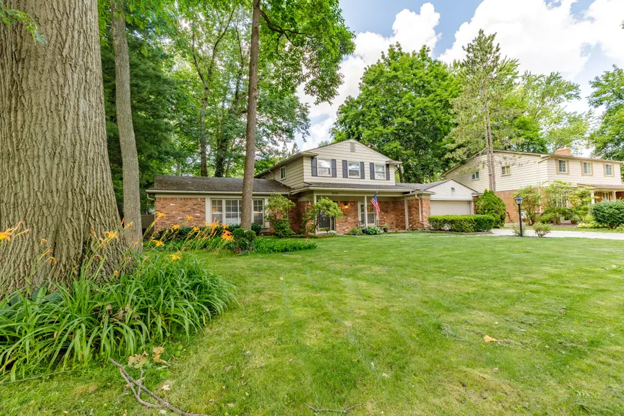 37243 Maple Leaf Court, Clinton Township, MI 48036 - #2