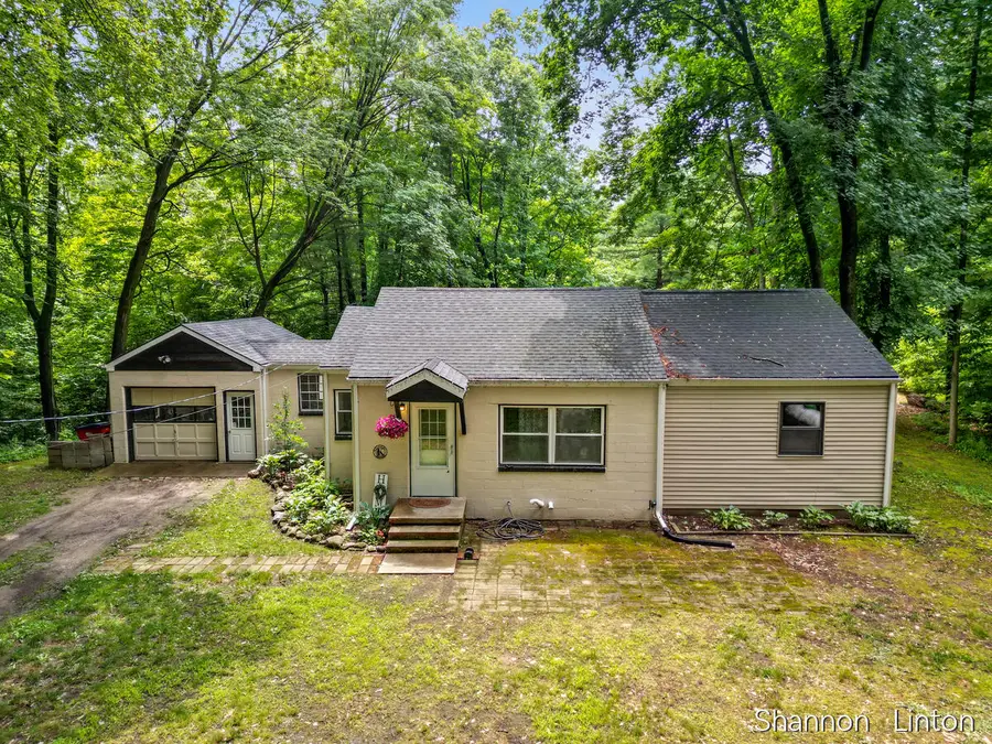 746 W 48th Street, Newaygo, MI 49337 - #3