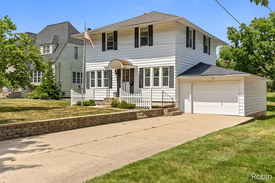 1545 4th Street Nw, Grand Rapids, MI 49504 - #2