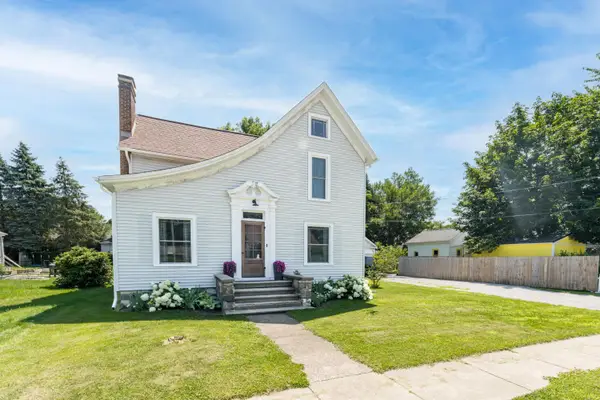 208 N Lagrave Street, Paw Paw, MI 49079
