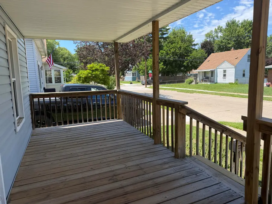 1422 E Granet Avenue, Hazel Park, MI 48030 - #2