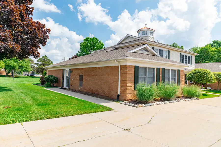 8217 Grays Drive #9, Grosse Ile, MI 48138 - #2