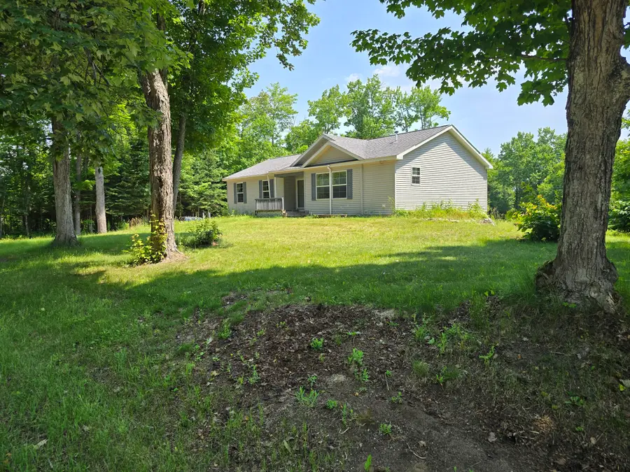 15133 S Kinross Road, Kinross, MI 49752 - #2