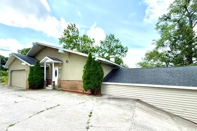 68404 Dailey Road, Edwardsburg, MI 49112 - #2