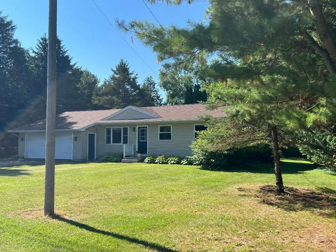 126 Johnson Street, Edmore, MI 48829 - #1