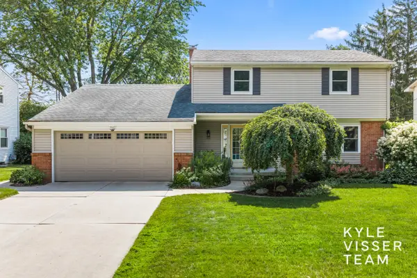 2032 Edgewood Avenue Se, Grand Rapids, MI 49546