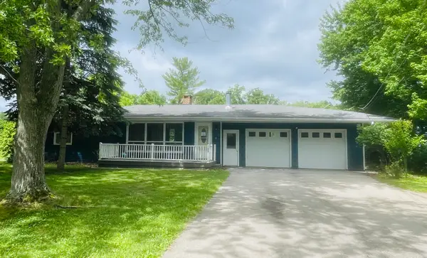 1806 Barr Street, Hillsdale, MI 49242