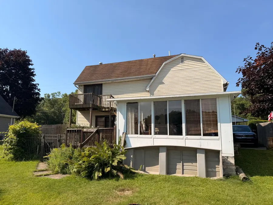 423 S Lakeside Drive, Michigan Center, MI 49254 - #2