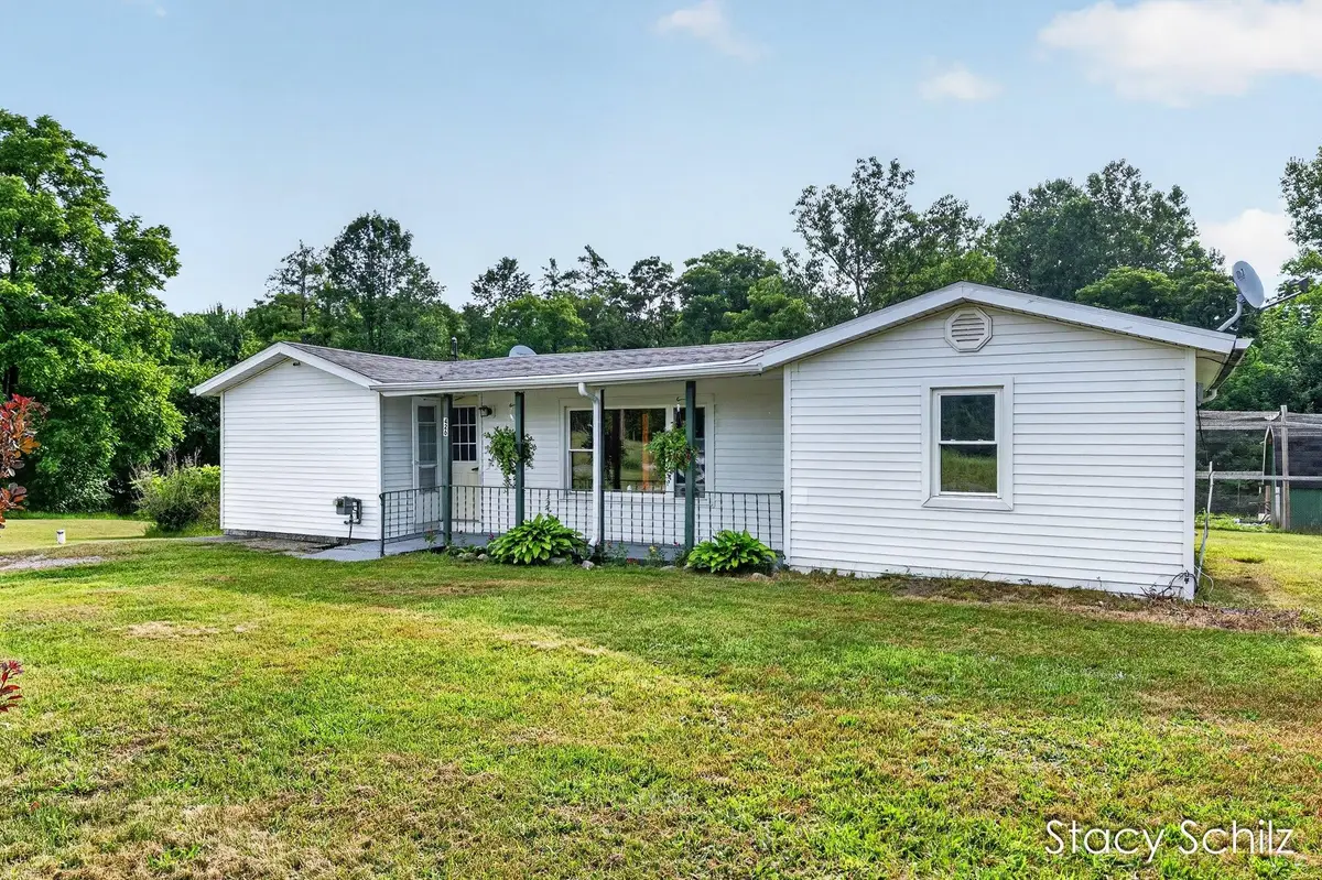 426 N Ionia Road, Vermontville, MI 49096 - #1
