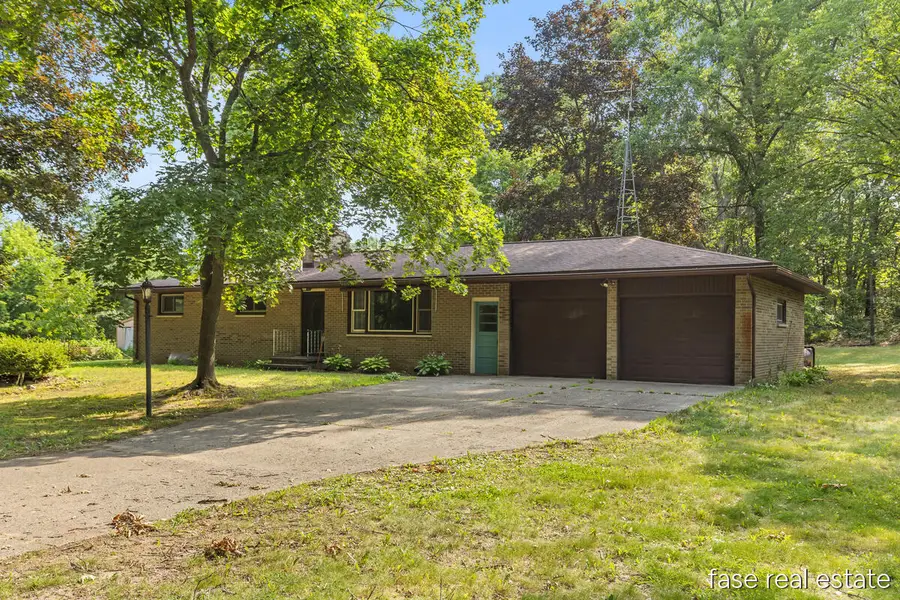 7676 Courtland Drive Ne, Rockford, MI 49341 - #2