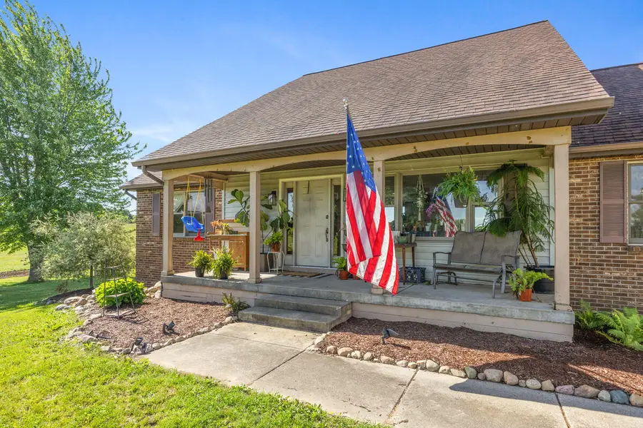 2189 W Vermontville Highway, Charlotte, MI 48813 - #3