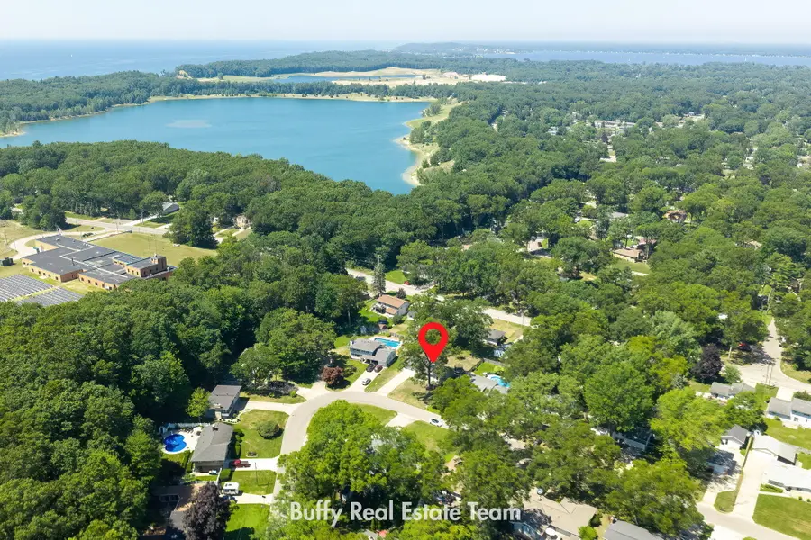 2160 Garland Drive, Norton Shores, MI 49441 - #2