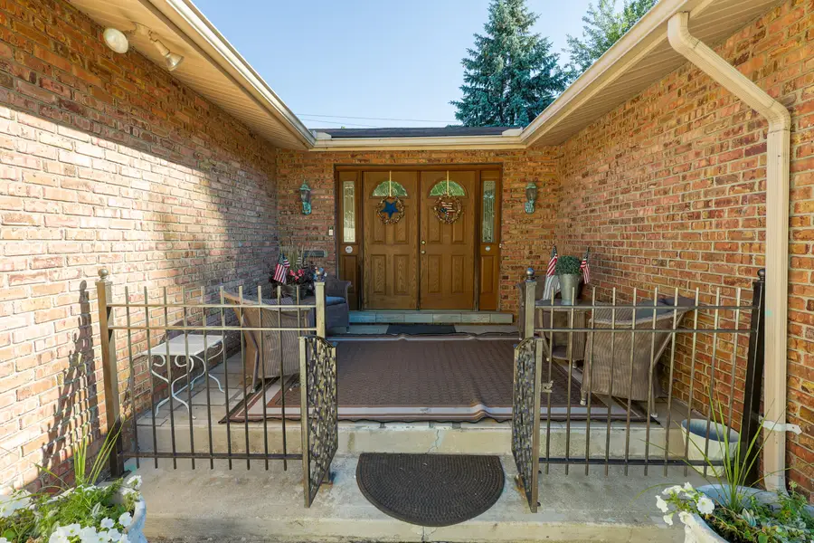 23355 Robert John Street, Saint Clair Shores, MI 48080 - #3