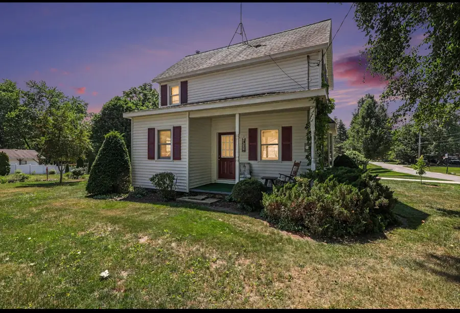 402 Smith Street, Sheridan, MI 48884 - #3