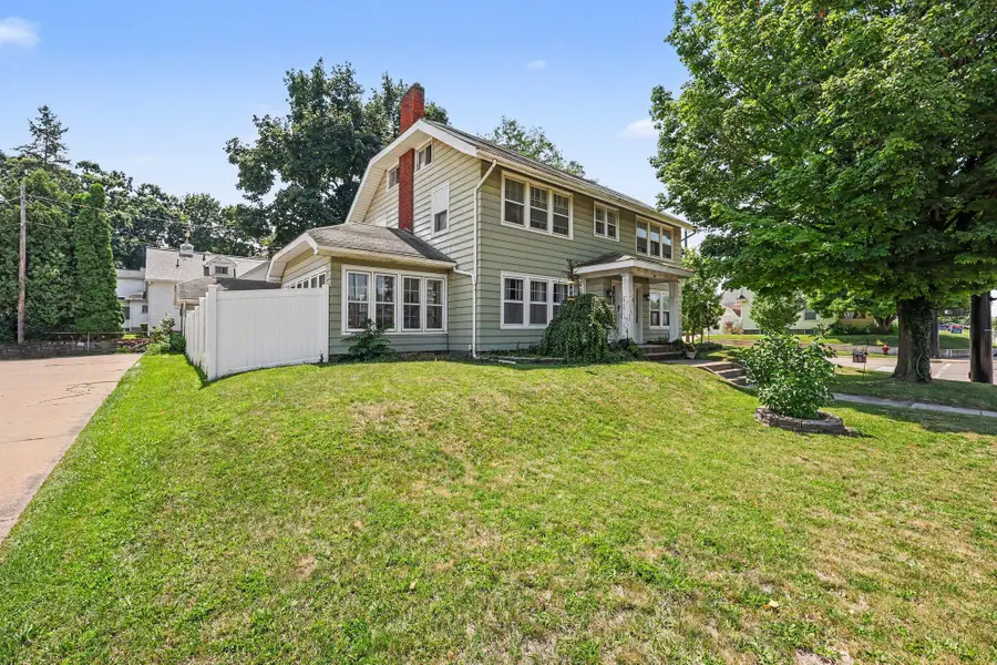 1115 W Michigan Avenue, Jackson, MI 49202 - #2