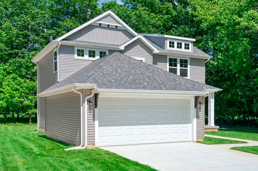 570 W Wildwood Drive, Owosso, MI 48867 - #2