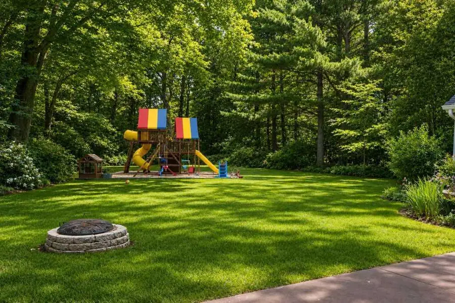 4698 Jamestown Drive, Stevensville, MI 49127 - #2