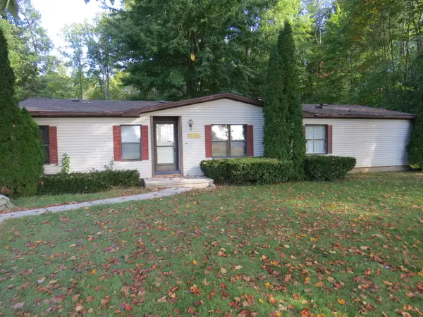 45768 Kozma Street, Belleville, MI 48111
