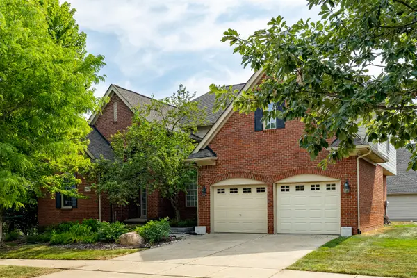 29170 Hemingway Drive, Novi, MI 48377