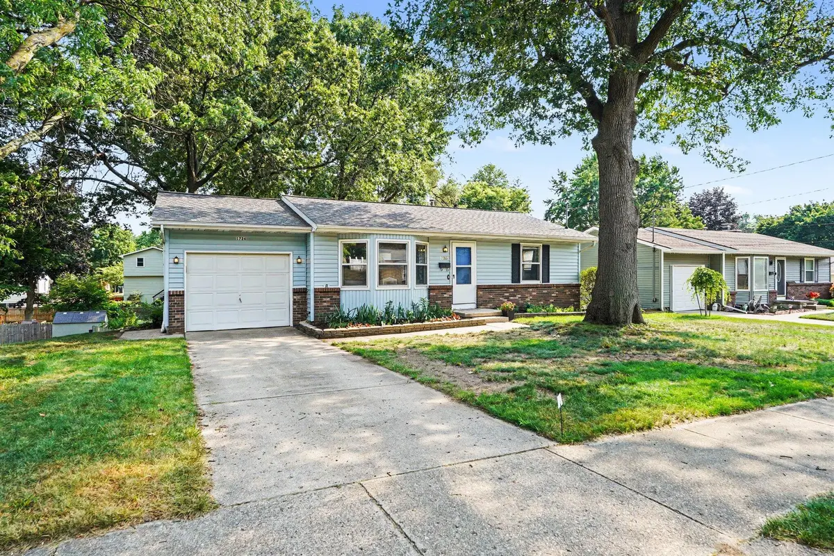 1726 6th Street Nw, Grand Rapids, MI 49504 - #1