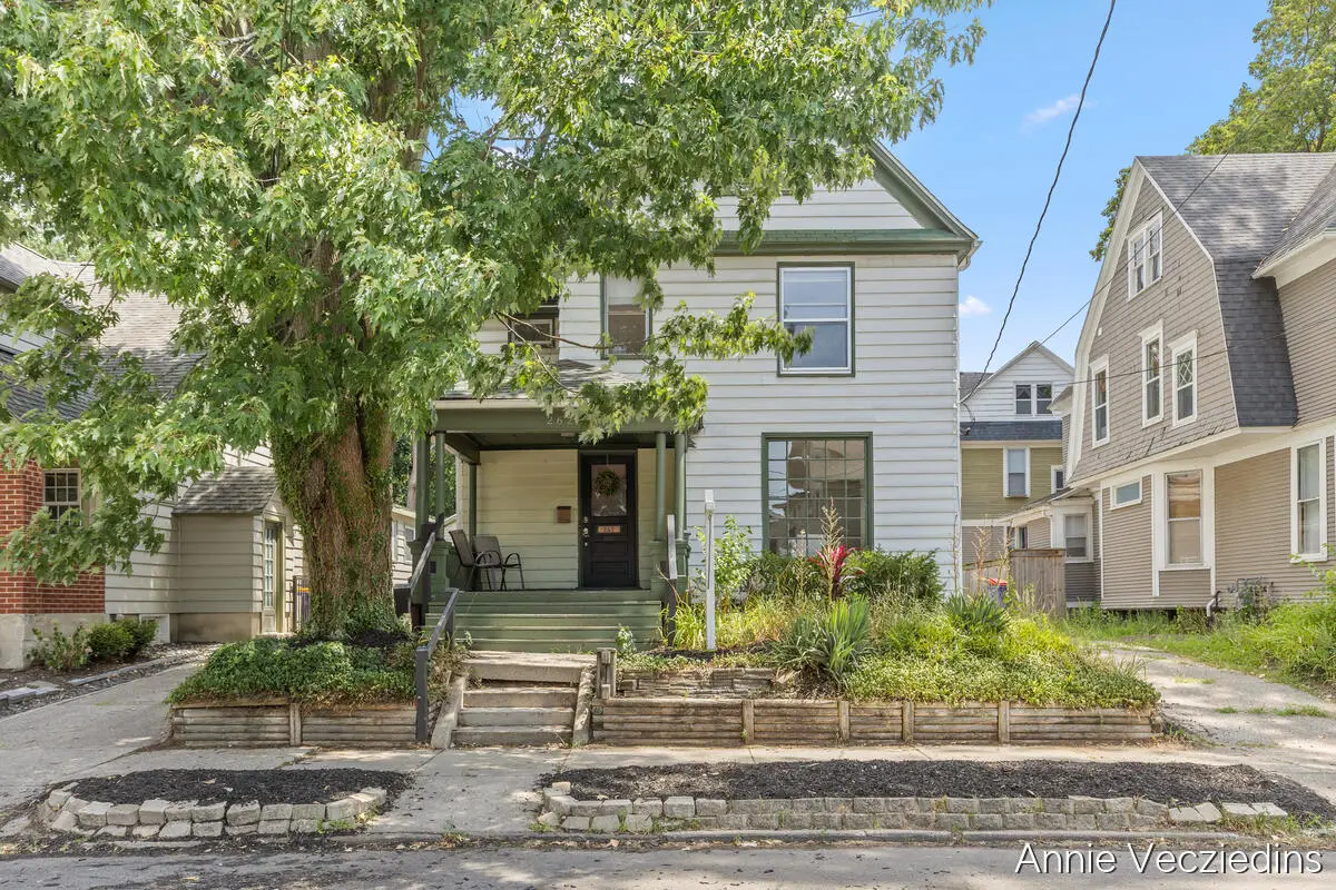 262 Hollister Avenue Se, Grand Rapids, MI 49506 - #1