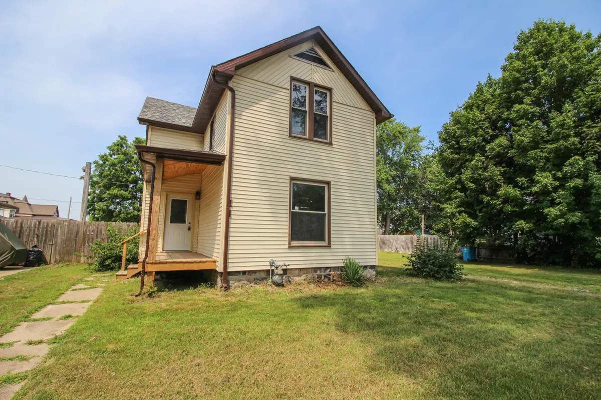 112 N Andrews Street, Three Rivers, MI 49093 - #1
