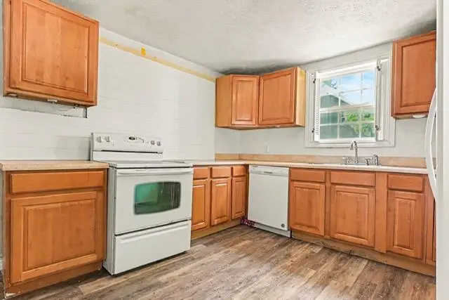 210 Days Avenue, Buchanan, MI 49107 - #2